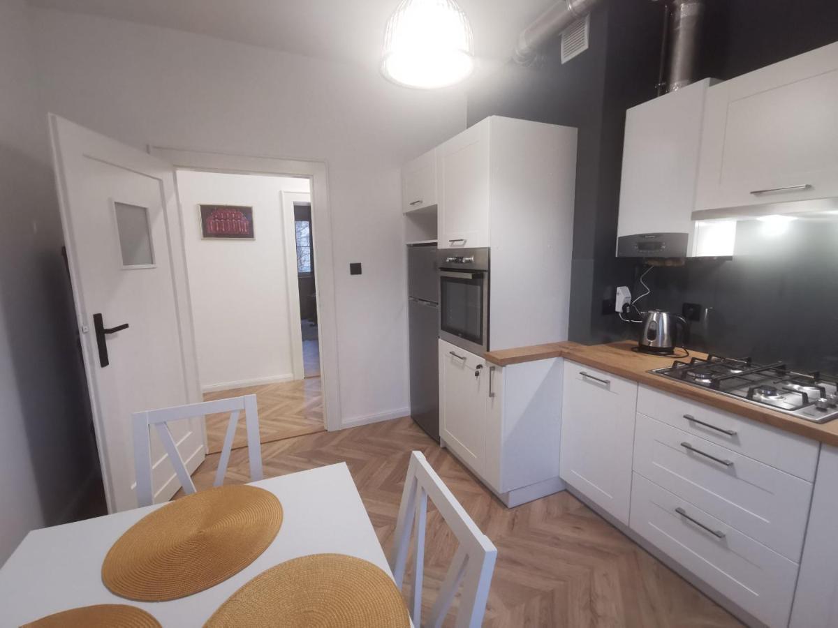 Apartament Black&White 耶莱尼亚古拉 外观 照片